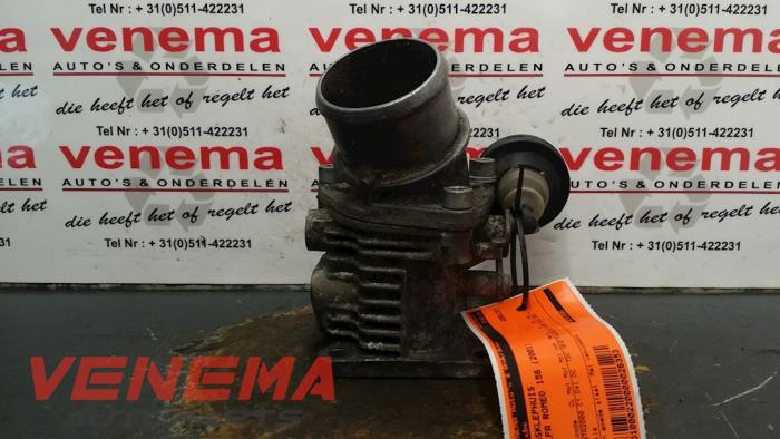 Gasklephuis van een Alfa Romeo 156 (932) 1.9 JTD 2001