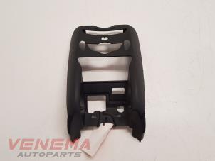 Gebruikte Middenconsoles Mini Mini (R56) 1.6 16V Cooper Prijs € 14,99 Margeregeling aangeboden door Venema Autoparts