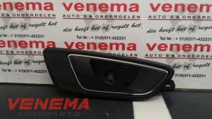 Gebruikte Deurgreep 4Deurs rechts-voor Seat Leon SC (5FC) 2.0 TDI Ecomotive 16V Prijs € 30,00 Margeregeling aangeboden door Venema Autoparts