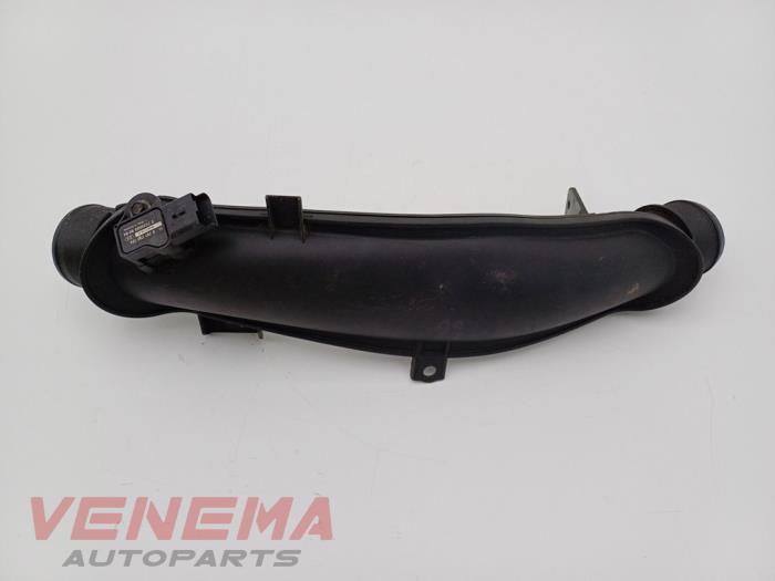 Gebruikte Intercooler Buis Citroen C4 Picasso (UD/UE/UF) 1.6 16V THP Sensodrive Prijs € 14,99 Margeregeling aangeboden door Venema Autoparts