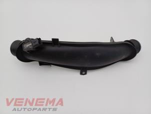 Gebruikte Intercooler Buis Citroen C4 Picasso (UD/UE/UF) 1.6 16V THP Sensodrive Prijs € 19,99 Margeregeling aangeboden door Venema Autoparts