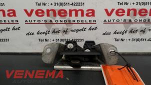 Gebruikte Slotmechaniek Achterklep Peugeot 107 1.0 12V Prijs € 9,99 Margeregeling aangeboden door Venema Autoparts