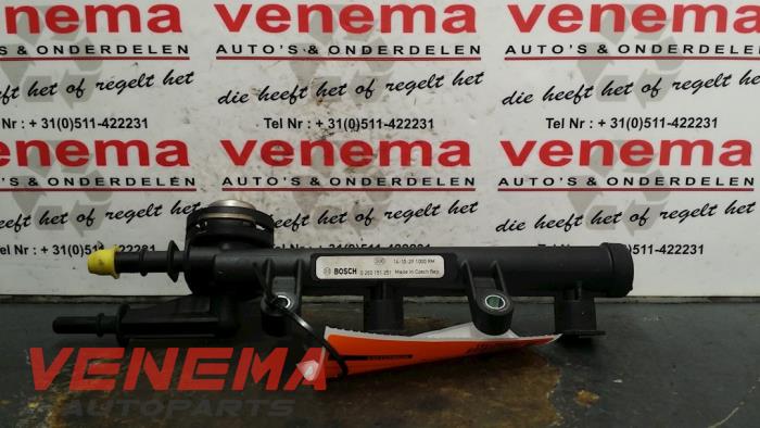 Gebruikte Injector brug Fiat 500 (312) 0.9 TwinAir 85 Prijs € 34,95 Margeregeling aangeboden door Venema Autoparts