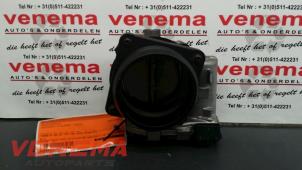 Gebruikte Gasklephuis Mercedes A (W176) 2.0 A-45 AMG Turbo 16V 4-Matic Prijs € 199,99 Margeregeling aangeboden door Venema Autoparts