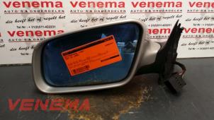 Gebruikte Spiegel Buiten links Audi A4 Avant (B5) 2.5 TDI V6 24V Prijs € 30,00 Margeregeling aangeboden door Venema Autoparts