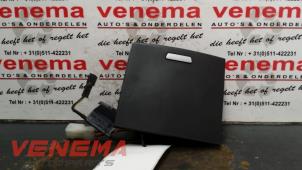 Gebruikte AUX/USB aansluiting BMW X3 (E83) 3.0d 24V Prijs € 35,00 Margeregeling aangeboden door Venema Autoparts