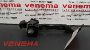 Gebruikte Deurvanger 2Deurs rechts Mini Mini (R56) 1.4 16V One Prijs € 20,00 Margeregeling aangeboden door Venema Autoparts