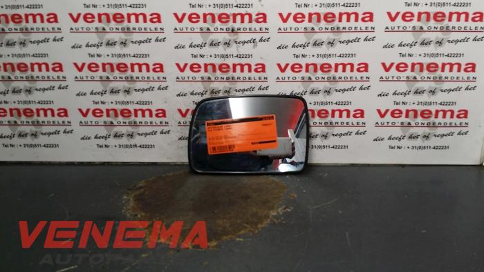 Spiegelglas links van een Kia Picanto (BA) 1.1 12V 2005