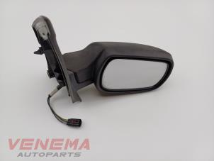 Gebruikte Spiegel Buiten rechts Ford Fiesta 5 (JD/JH) 1.4 16V Prijs € 24,99 Margeregeling aangeboden door Venema Autoparts