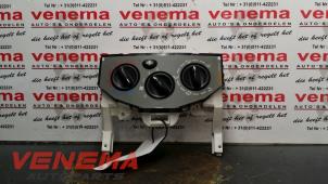 Gebruikte Chaufage Bedieningspaneel Renault Trafic New (FL) 1.9 dCi 82 16V Prijs € 35,00 Margeregeling aangeboden door Venema Autoparts