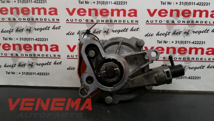 Gebruikte Vacuumpomp (Diesel) Renault Trafic New (FL) 2.0 dCi 16V 115 Prijs € 75,00 Margeregeling aangeboden door Venema Autoparts
