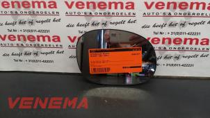 Gebruikte Spiegelglas rechts Peugeot 206 (2A/C/H/J/S) 1.1 XN,XR Prijs € 10,00 Margeregeling aangeboden door Venema Autoparts