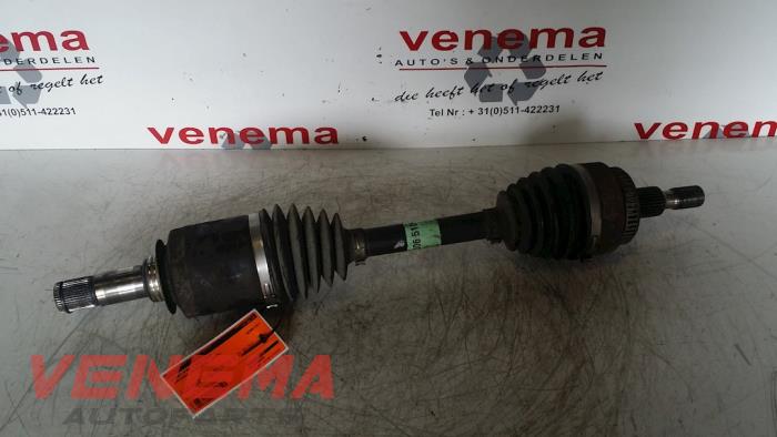 Gebruikte Aandrijfas links-voor Mercedes ML I (163) 400 4.0 CDI V8 32V Prijs € 64,99 Margeregeling aangeboden door Venema Autoparts