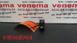 Gebruikte Stoelverwarmings Schakelaar Mercedes ML I (163) 400 4.0 CDI V8 32V Prijs € 12,95 Margeregeling aangeboden door Venema Autoparts