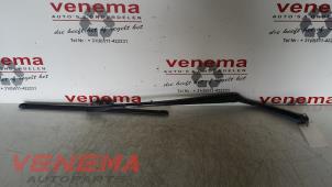 Gebruikte Ruitenwisserarm voor BMW 3 serie Touring (E91) 330d 24V Prijs € 15,00 Margeregeling aangeboden door Venema Autoparts