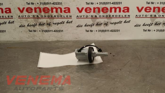 Gebruikte Sensor Temperatuur binnen Porsche Cayenne (9PA) 4.5 S V8 32V Prijs € 9,99 Margeregeling aangeboden door Venema Autoparts