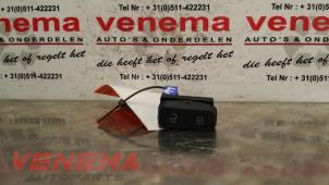 Gebruikte Schakelaar Centr. Deurvergrendeling Skoda Citigo 1.0 12V Prijs € 9,99 Margeregeling aangeboden door Venema Autoparts