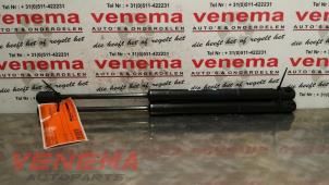 Gebruikte Gasdemperset Achterklep Skoda Citigo 1.0 12V Prijs € 18,00 Margeregeling aangeboden door Venema Autoparts