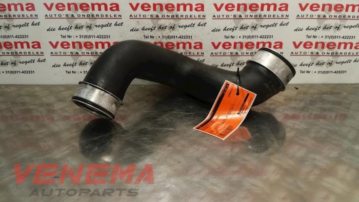 Gebruikte Intercooler Slang Mercedes C Combi (S203) 2.7 C-270 CDI 20V Prijs € 9,99 Margeregeling aangeboden door Venema Autoparts
