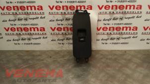 Gebruikte Ruit schakelaar elektrisch Volvo V50 (MW) 1.6 D 16V Prijs € 9,99 Margeregeling aangeboden door Venema Autoparts