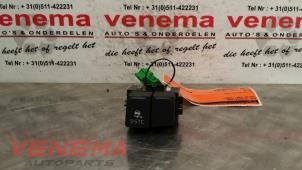Gebruikte Schakelaar ESP Volvo V50 (MW) 1.6 D 16V Prijs € 9,00 Margeregeling aangeboden door Venema Autoparts