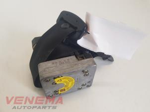 Gebruikte Veiligheidsgordel links-voor Mercedes C Combi (S203) 2.7 C-270 CDI 20V Prijs € 49,99 Margeregeling aangeboden door Venema Autoparts