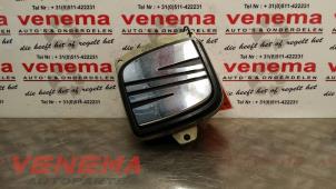 Gebruikte Achterklep Handgreep Seat Ibiza III (6L1) 1.4 16V 75 Prijs € 20,00 Margeregeling aangeboden door Venema Autoparts
