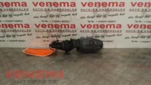 Gebruikte Radiobediening Stuur Peugeot 206 CC (2D) 2.0 16V Prijs € 10,00 Margeregeling aangeboden door Venema Autoparts