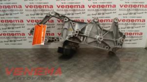 Gebruikte Dynamosteun onder Landrover Range Rover Evoque (LVJ/LVS) 2.2 SD4 16V 5-drs. Prijs € 59,00 Margeregeling aangeboden door Venema Autoparts