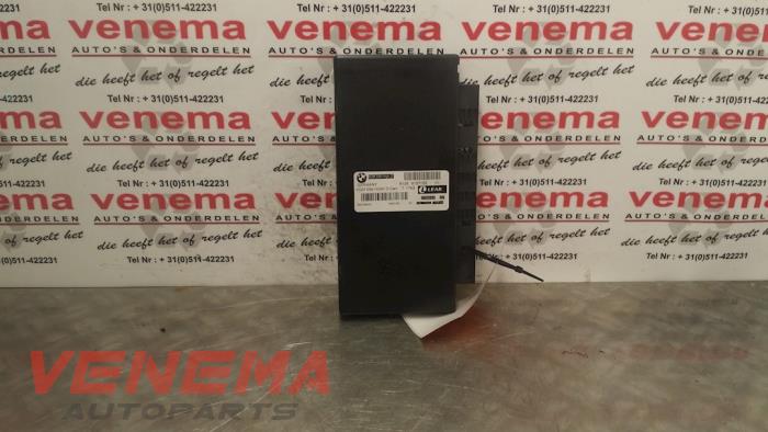 Gebruikte Comfort Module BMW 5 serie (E60) 523i 24V Prijs € 50,00 Margeregeling aangeboden door Venema Autoparts