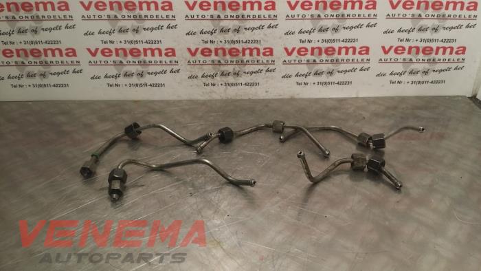 Gebruikte Brandstofleiding Volvo V40 (MV) 1.6 D2 Prijs € 39,00 Margeregeling aangeboden door Venema Autoparts