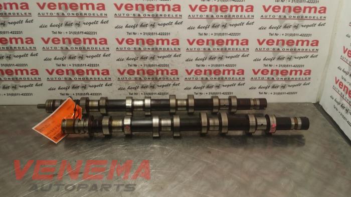 Gebruikte Nokkenas set Renault Scénic II (JM) 2.0 16V Prijs € 75,00 Margeregeling aangeboden door Venema Autoparts