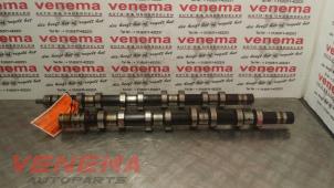 Gebruikte Nokkenas set Renault Scénic II (JM) 2.0 16V Prijs € 75,00 Margeregeling aangeboden door Venema Autoparts