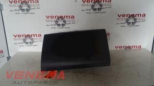 Gebruikte Handschoenenkastje Volvo V40 (MV) 1.6 D2 Prijs € 40,00 Margeregeling aangeboden door Venema Autoparts