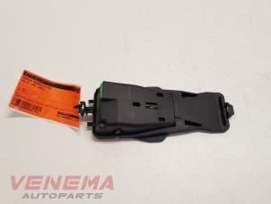 Gebruikte Sensor Remassistent Volvo V40 (MV) 1.6 D2 Prijs € 39,99 Margeregeling aangeboden door Venema Autoparts