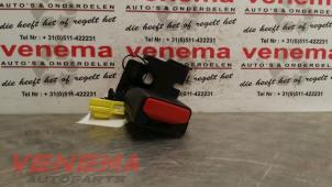 Gebruikte Veiligheidsgordel Insteek rechts-achter Volvo V40 (MV) 1.6 D2 Prijs € 20,00 Margeregeling aangeboden door Venema Autoparts