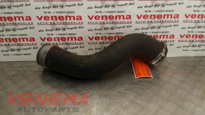 Gebruikte Intercooler Slang Mercedes C Estate (S204) 2.2 C-200 CDI 16V . Prijs € 29,99 Margeregeling aangeboden door Venema Autoparts