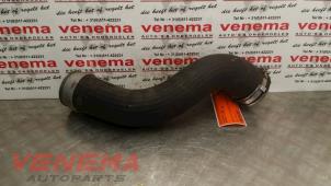 Gebruikte Intercooler Slang Mercedes C Estate (S204) 2.2 C-200 CDI 16V . Prijs € 29,99 Margeregeling aangeboden door Venema Autoparts