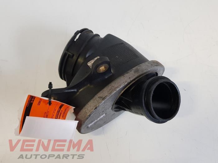 Gebruikte Intercooler Slang Mercedes C Estate (S204) 2.2 C-200 CDI 16V . Prijs € 14,99 Margeregeling aangeboden door Venema Autoparts