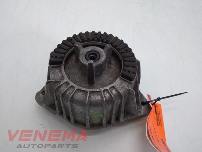 Motorsteun van een Mercedes-Benz C Estate (S204) 2.2 C-200 CDI 16V . 2009