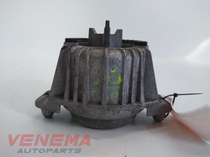 Motorsteun van een Mercedes-Benz C Estate (S204) 2.2 C-200 CDI 16V . 2009