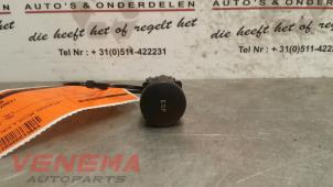 Gebruikte ESP Schakelaar Citroen C5 I Berline (DC) 2.2 HDi 16V FAP Prijs € 8,00 Margeregeling aangeboden door Venema Autoparts