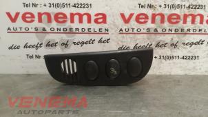 Gebruikte Tempomaat Bediening Citroen C2 (JM) 1.4 Prijs € 5,00 Margeregeling aangeboden door Venema Autoparts