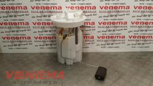 Gebruikte Brandstofpomp Elektrisch Ford Fiesta 6 (JA8) 1.0 EcoBoost 12V 125 Prijs € 39,99 Margeregeling aangeboden door Venema Autoparts