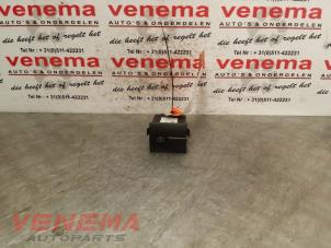 Gebruikte Schakelaar Achteruitverwarming Seat Leon (1M1) 1.6 16V Prijs € 7,00 Margeregeling aangeboden door Venema Autoparts