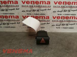 Gebruikte Alarmlicht Schakelaar Seat Cordoba (6C2/6K2) 1.4 16V Prijs € 9,00 Margeregeling aangeboden door Venema Autoparts