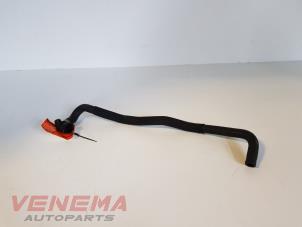 Gebruikte Koelwaterslang BMW 1 serie (E81) 118i 16V Prijs € 49,99 Margeregeling aangeboden door Venema Autoparts