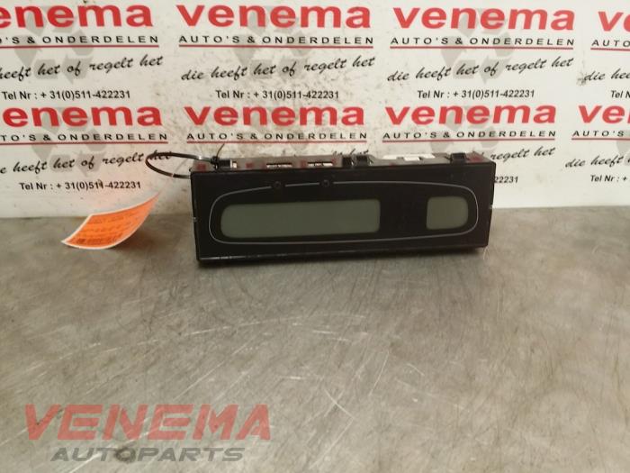 Gebruikte Display Interieur Renault Laguna II Grandtour (KG) 1.8 16V Prijs € 14,99 Margeregeling aangeboden door Venema Autoparts