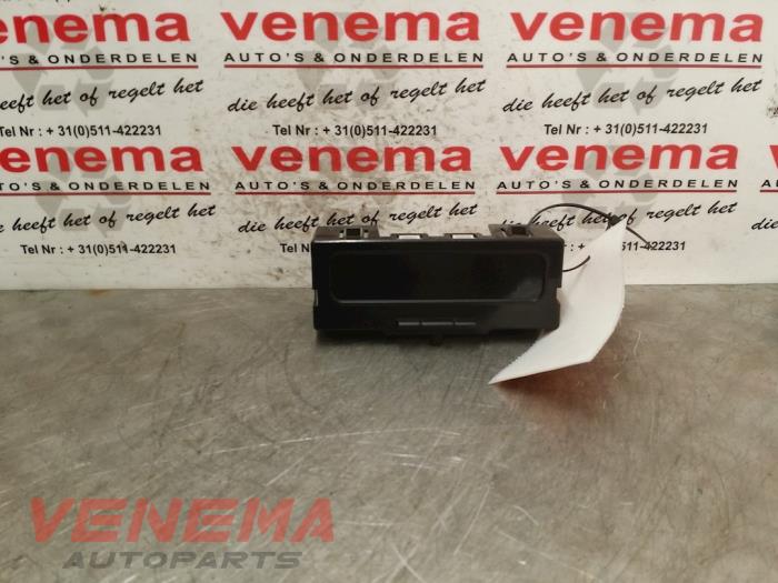 Gebruikte Display Interieur Renault Laguna I Grandtour (K56) 1.8 RN,RT Prijs € 9,99 Margeregeling aangeboden door Venema Autoparts
