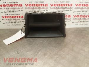 Gebruikte Display Interieur Renault Trafic New (FL) 2.0 dCi 16V 115 Prijs € 29,00 Margeregeling aangeboden door Venema Autoparts